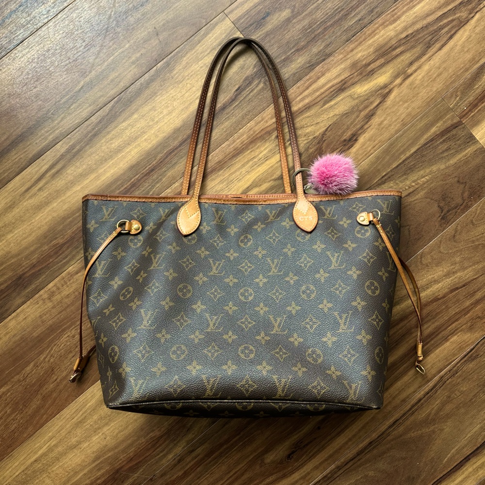 Louis Vuitton Neverfull tote